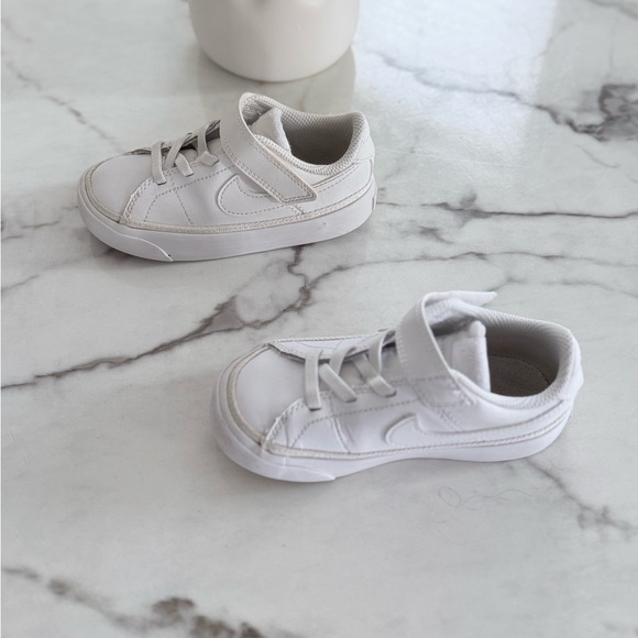 Nike Kids White Sneakers - Picture 6 of 10